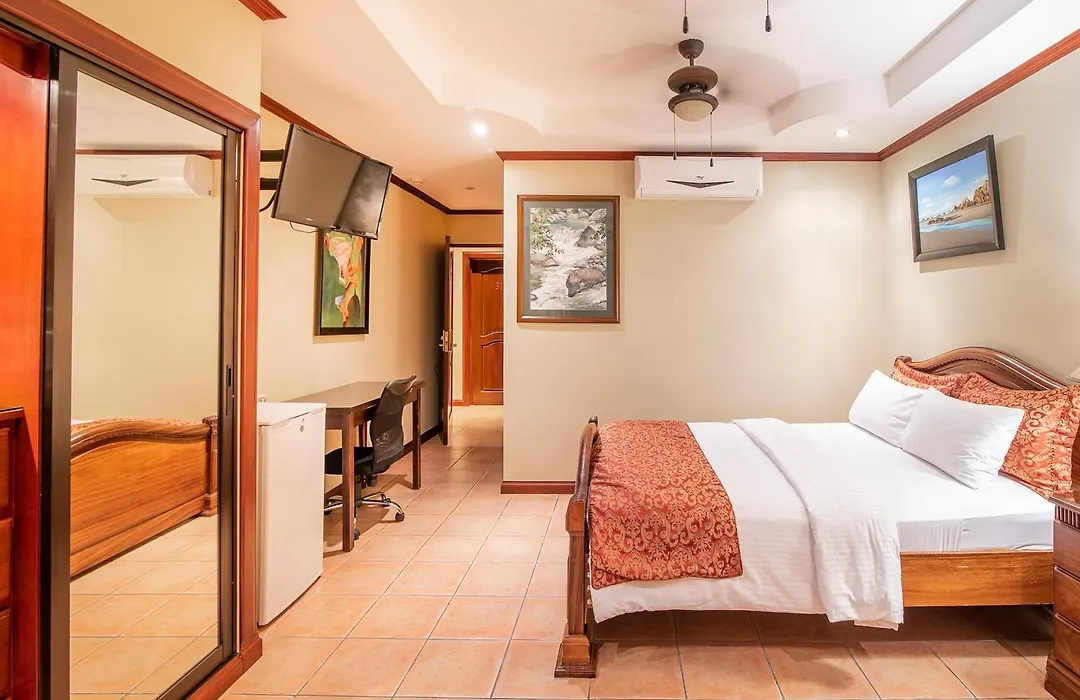 Hotel Casa Roland San Jose-1
